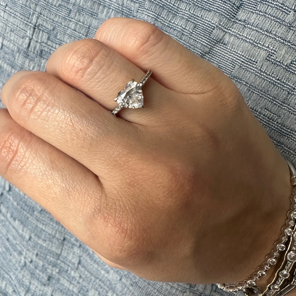 Moissanite 1 carat heart shaped diamond ring 18k